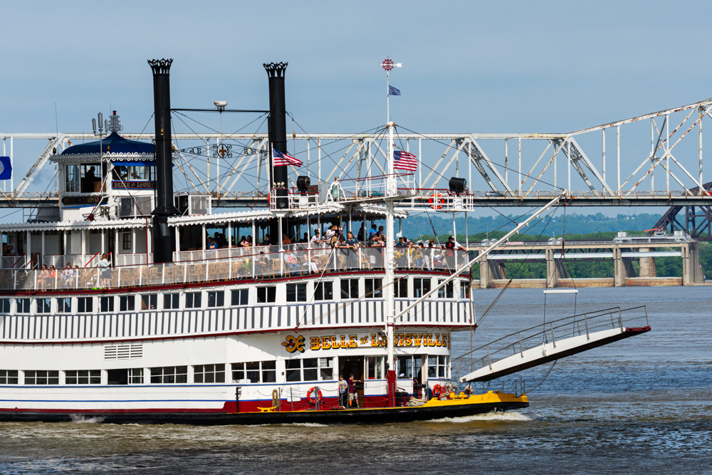 Photo of the Belle of Louisville on the Ohio River